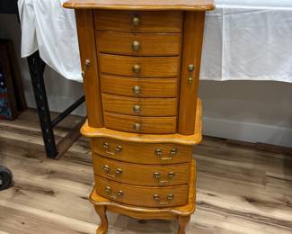 Jewelry case