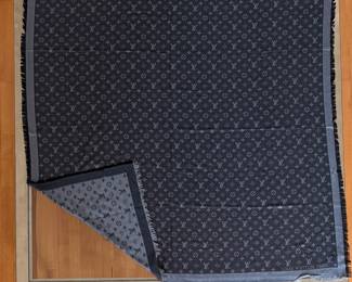 Reversible cashmere shawls by Louis Vuitton