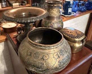 Antique Mamluk Revival style brass bowl featuring intricate silver/copper inlay with Arabic calligraphy.