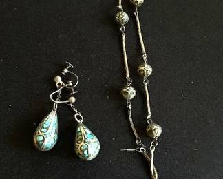Silver vintage/turquoise mosaic teardrop necklace and earrings.