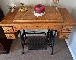 Antique Oak Tiger Oak Singer Treadle Sewing Machine Cabinet with Cast Iron Base