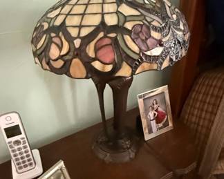 Vintage Tiffany Style Floral Stained Glass Table Lamp
