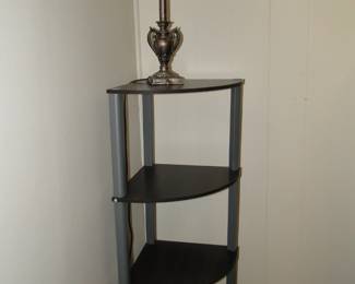 Corner shelf with lamp