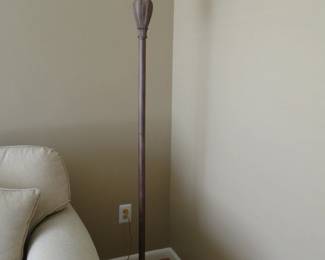 Tall regal floorlamp