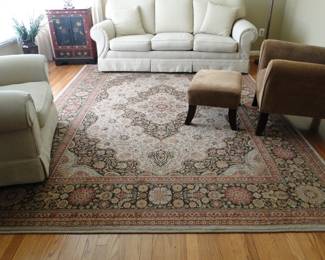 Another fantastic area rug, with all the fantastic furniture