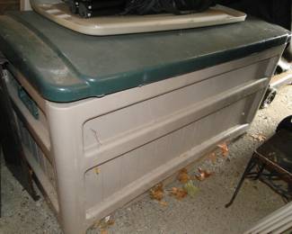 Storage box