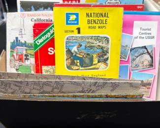 94 Thisitemisacollectionofvintagepaperroadmapsandtravelguides