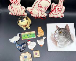 103 VintageCatThemedCuriosFinePorcelainDecor