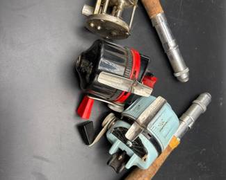 125 Vintage3pcFishingReels2pcRodHandlesShakespeareGarcia