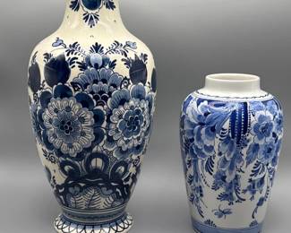 15 RoyalGoedewaagenDelftBlueVasesHandPaintedHollandPair