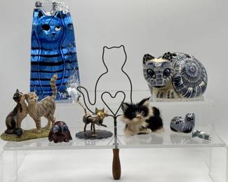 9 VintageCatFigurineLotTiffanyCoArtGlassBlueCatSet