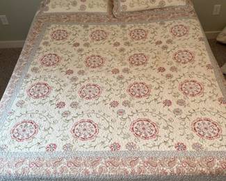 33 QueenSize3pcBohemianMedallionQuiltShamSet
