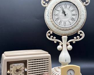 26 3pcVintageClockRadioSetHollywoodRegencyPedestalClock