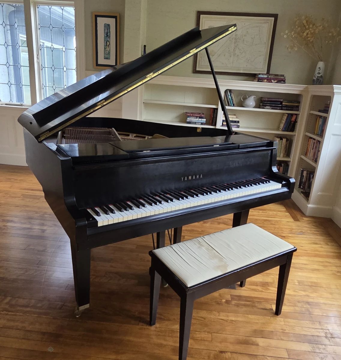 Yamaha Baby Grand Piano in Black Matte finish. Serial Number 2432595