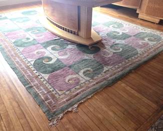 Hand knotted rug. Made in Nepl. 