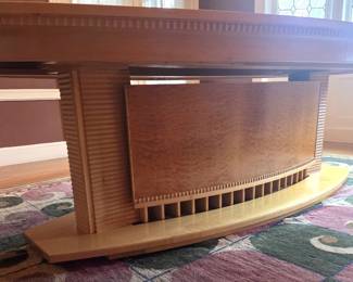 Detail of base, table has two additional leaves