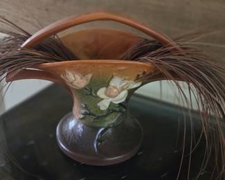 Roseville "Magnolia" basket
