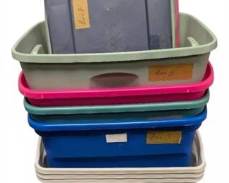 7 Mixed Color Totes With 6 Lids