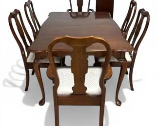 Dining Table w Six Chairs, One Leaf, And Pads