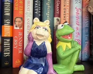 The Muppets Miss Piggy and Kermit the Frog Salt and Pepper Shakers
