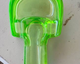 Pipe holder green glass 