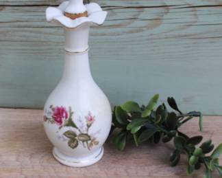 Moss rose pattern vase $18