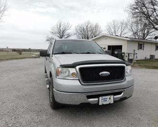 Undercover Bed Cover, ALLSTAR Bed Liner, Cloth Interior 255-65R-17 Tires (like new)