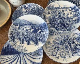 Williams Sonoma Les Domaines plates