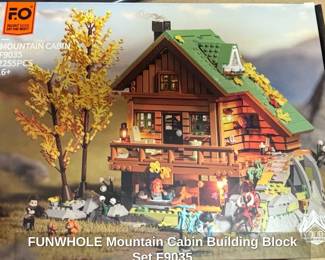 FUNWHOLE Mountain Cabin Building Block Set F