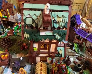 LEGO Harry Potter Hogwarts Castle and Grounds  and other LEGO sets third image