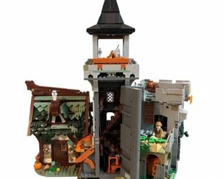 LEGO Harry Potter Hogwarts Castle and Grounds  and other LEGO sets second image