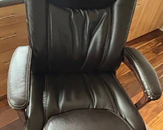 Serta Hensley Ergonomic Bonded Leather Swivel Managers Chair