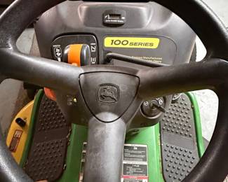 John Deere L105 Riding Lawn Mower