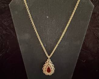 Vintage Avon Granada Red Teardrop Pendant Necklace