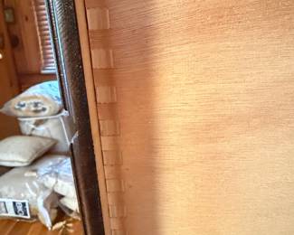 Traditional 5-Drawer Chest