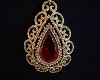 Vintage Avon Granada Red Teardrop Pendant Necklace