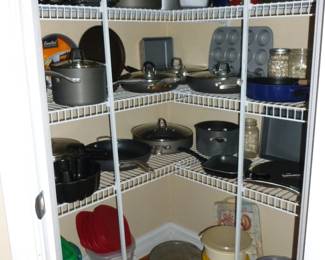 Overview of pantry cookware, etc