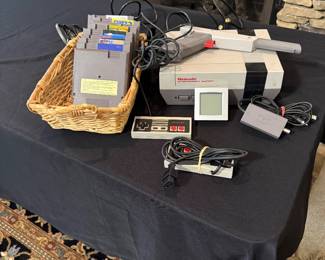 Original Nintendo 2 Remote, gun (Not including games)