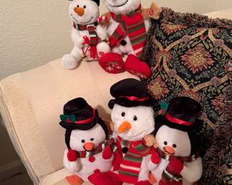 Snowmen getting comfy