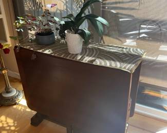 Antique DropLeaf Gateleg Table