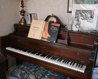 Upright Piano ....Plays nicem, Just needs tuning.  