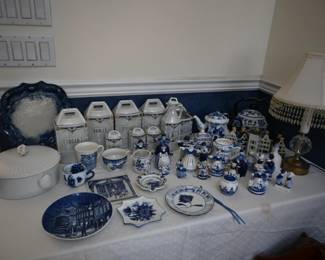 Delft blue and white ceramic pieces