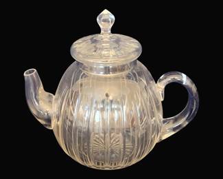 827 - Crystal Tea Pot - 9 x 9.5 with crack (Description): As Is/Cracked