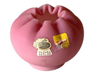 482 - Fenton Glass Rose Bowl - 3.5 x 4