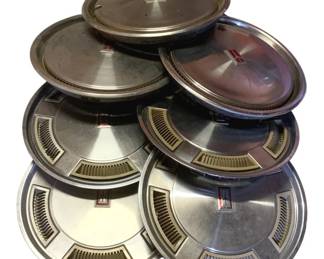 3154 - 7 Oldsmobile Hubcaps - 15" Round
