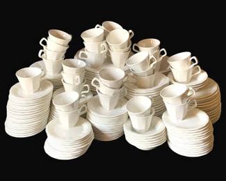 424 - 204pc Homer Laughlin China Set