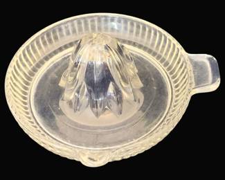 842 - Glass Juicer - 6" Round