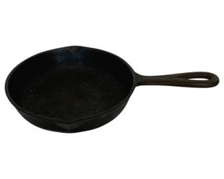 859 - Cast Iron Skillet - 7" Round