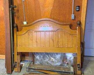 3165 - Bed w/ Rails - 61 x 55 x 76