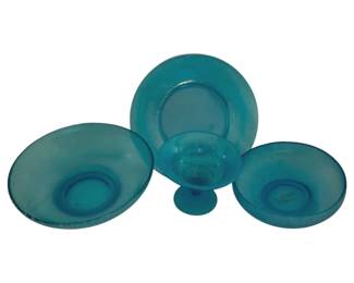 610 - 4 Vintage Blue Glass Items